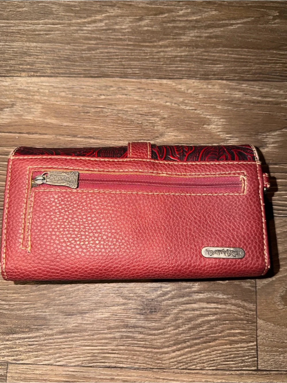 Montana West Trinity Ranch Collection Tooled Red Buckle Wallet